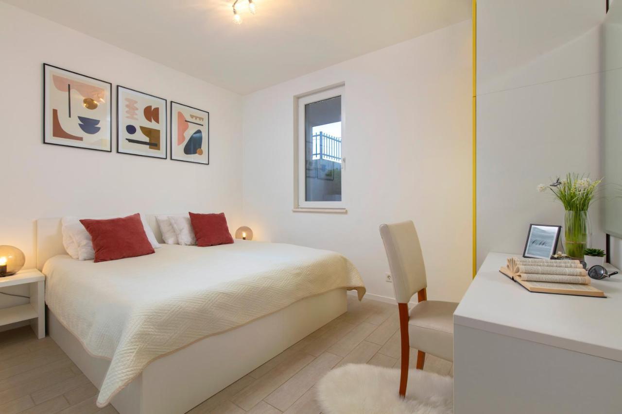 Apartments Tanita ポドストラナ エクステリア 写真