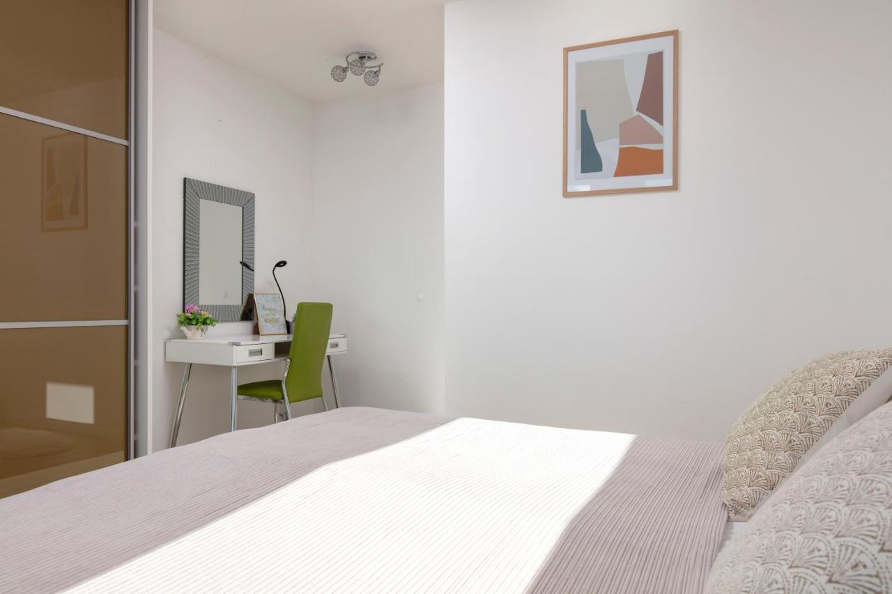 Apartments Tanita ポドストラナ エクステリア 写真