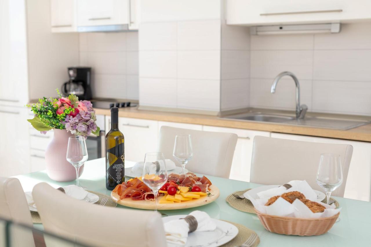 Apartments Tanita ポドストラナ エクステリア 写真