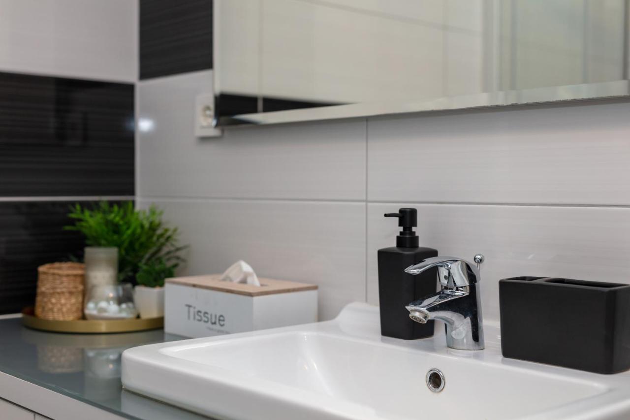 Apartments Tanita ポドストラナ エクステリア 写真